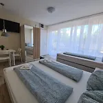شقة Oet Fenyo Apartmanhaz