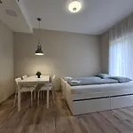Oet Fenyo Apartmanhaz Siófok