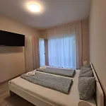 Appartement Oet Fenyo Apartmanhaz