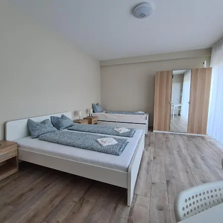 Oet Fenyo Apartmanhaz Apartament