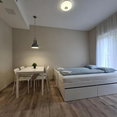 öt Fenyő Siófok