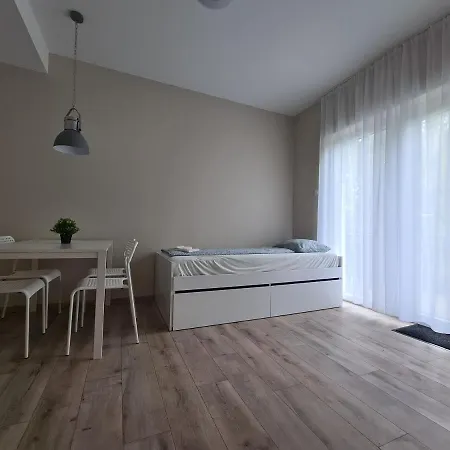 öt Fenyő