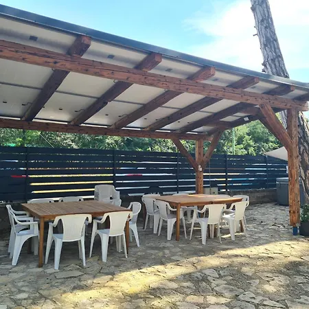 Oet Fenyo Apartmanhaz Lägenhet Siófok