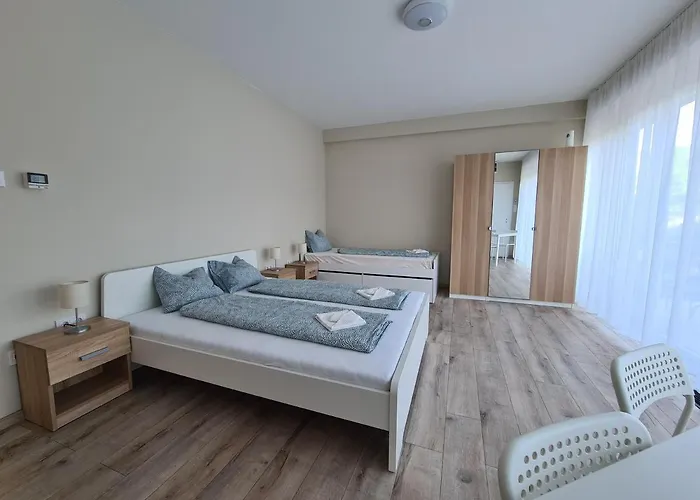 Oet Fenyo Apartmanhaz شقة