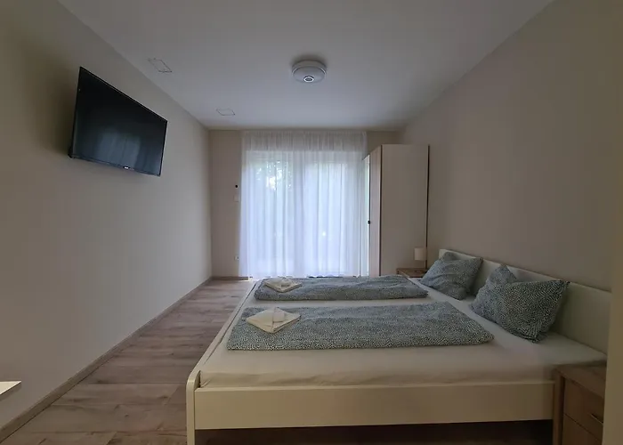 Appartement Oet Fenyo Apartmanhaz