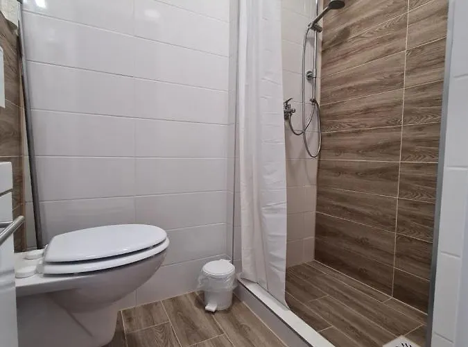 Oet Fenyo Apartmanhaz شيوفوك