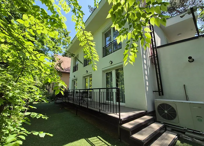 Oet Fenyo Apartmanhaz * شيوفوك
